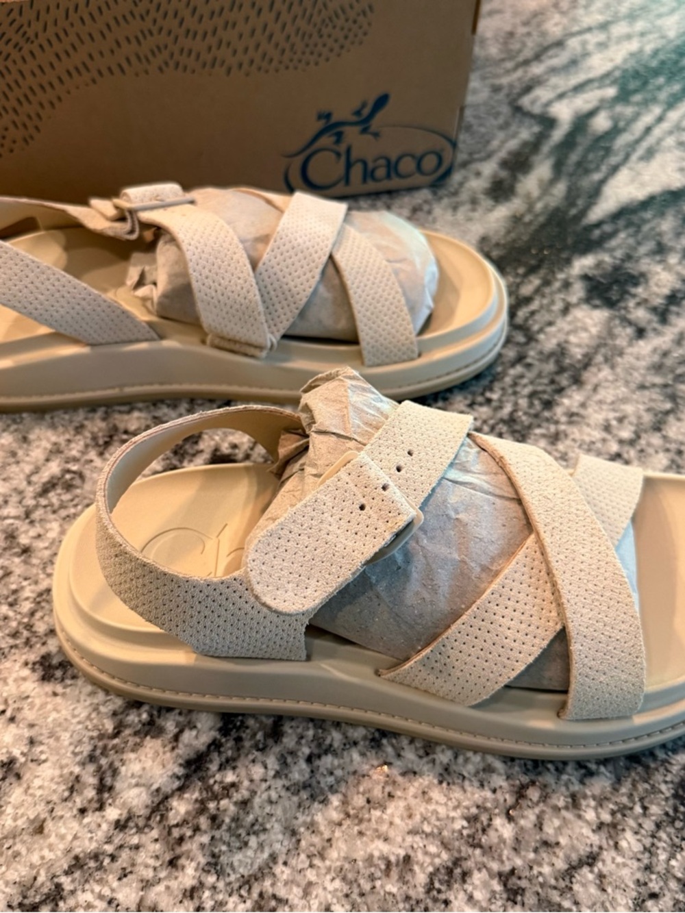 NEW Chaco Townes Sandals Suede Women Size 8 Khaki